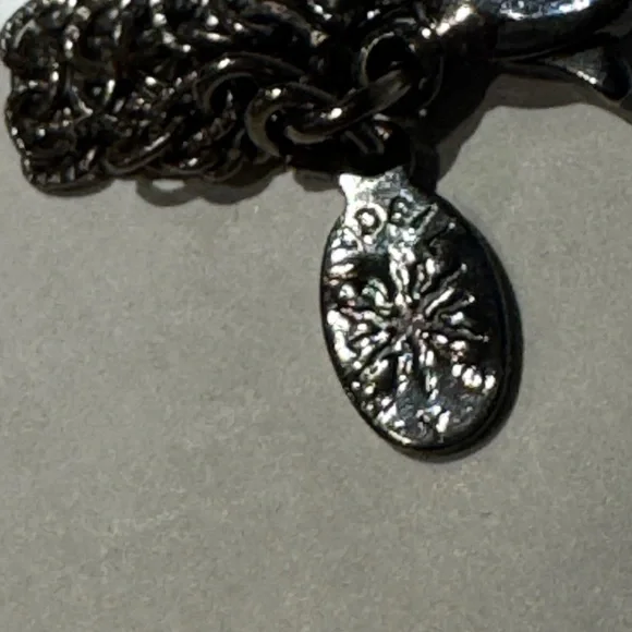 Breathtaking waterfall of silver + white droplet beads. Drapes beautifully. New! - Picture 6 of 6